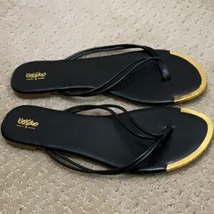 Mossimo sandal size 8